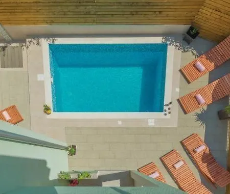 In With Pool Access, Terrace, Air Conditioning, Wi-fi, 3548-4 * Pakoštane