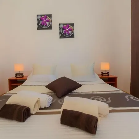 In With Pool Access, Terrace, Air Conditioning, Wi-fi, 3548-4 Pakostane