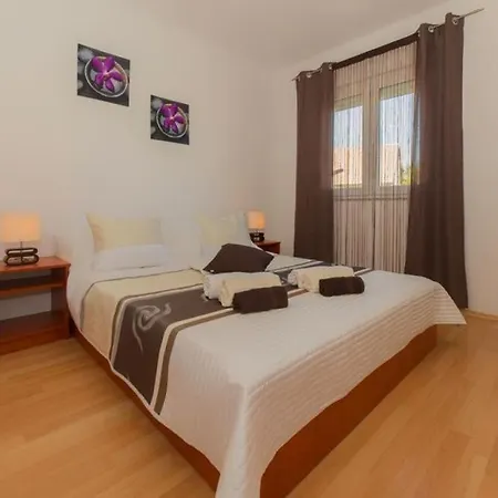 In With Pool Access, Terrace, Air Conditioning, Wi-fi, 3548-4 Apartment
