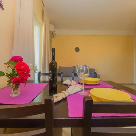 In With Pool Access, Terrace, Air Conditioning, Wi-fi, 3548-4 Διαμέρισμα