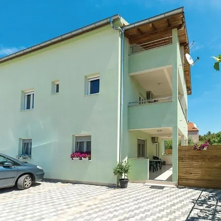 아파트 In With Pool Access, Terrace, Air Conditioning, Wi-fi, 3548-4 파코스탄