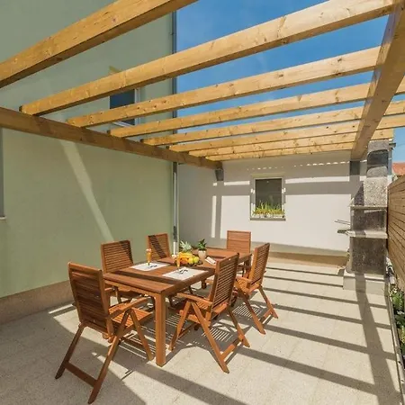 In With Pool Access, Terrace, Air Conditioning, Wi-fi, 3548-4 Apartment