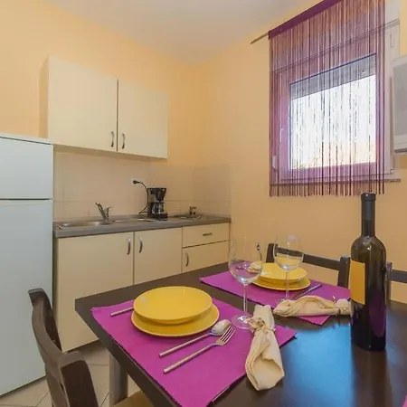 In With Pool Access, Terrace, Air Conditioning, Wi-fi, 3548-4 Apartment