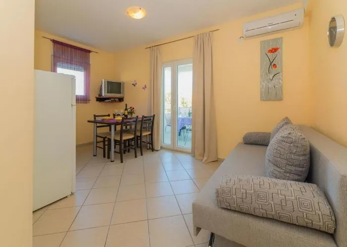 아파트 In With Pool Access, Terrace, Air Conditioning, Wi-fi, 3548-4 파코스탄