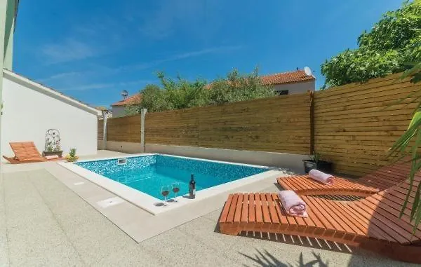 In With Pool Access, Terrace, Air Conditioning, Wi-fi, 3548-4 아파트 파코스탄