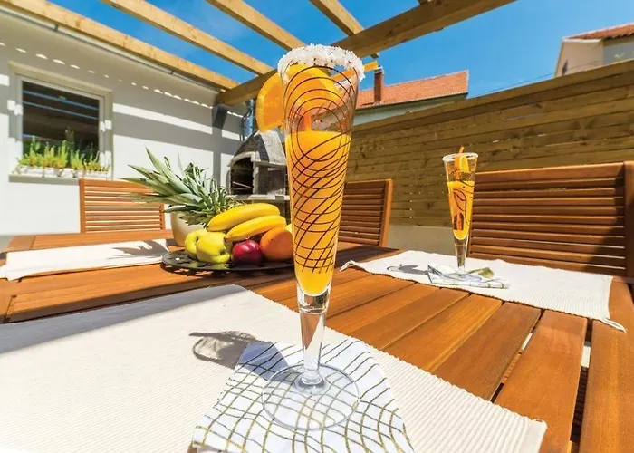 아파트 In With Pool Access, Terrace, Air Conditioning, Wi-fi, 3548-4