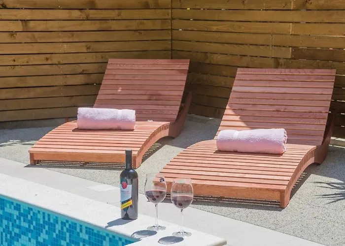 아파트 In With Pool Access, Terrace, Air Conditioning, Wi-fi, 3548-4